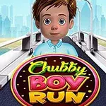 青いシャツを着た少年が橋の上に立っている背景に、カラフルな文字のロゴが表示されている。