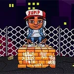 都市の背景でレンガの上に立つキャップをかぶった少年。