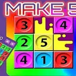 色とりどりの数字ブロックが配置されたパズルボード。