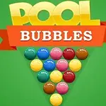 緑色の背景に色とりどりのボールが三角形に配置され、上部に「POOL BUBBLES」の文字があります。