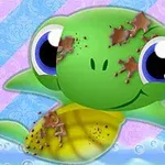 大きな瞳を持つ緑色のウミガメが、紫と水色のストライプ模様を背景にして泡の中に描かれています。
