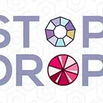 「STOP」と「DROP」の文字があり、Oの部分にそれぞれ異なる色の図形が描かれているデザイン。